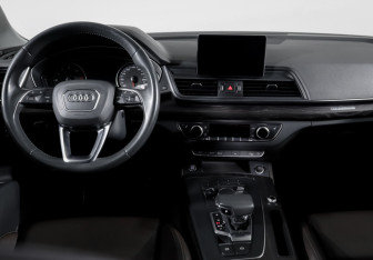 Подержанный автомобиль Audi Q5 2018 года (12 фото)