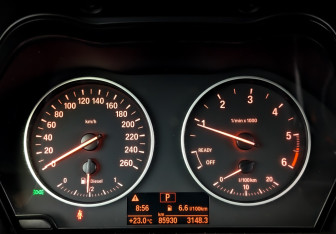 Подержанный автомобиль BMW X1 2017 года (13 фото)