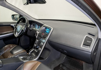 Подержанный автомобиль Volvo XC60 2014 года (11 фото)