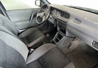 Подержанный автомобиль Skoda Felicia Hatchback 1997 года (9 фото)