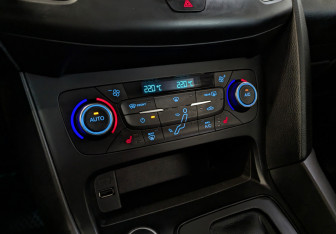 Подержанный автомобиль Ford Focus Hatchback 2019 года (28 фото)