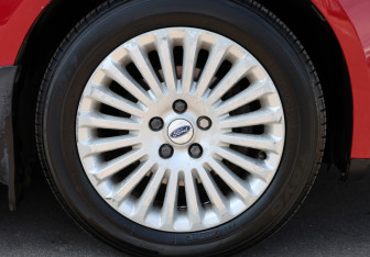 Подержанный автомобиль Ford Focus Hatchback 2012 года (21 фото)