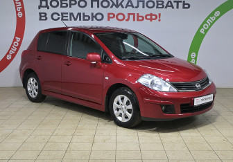 Подержанный автомобиль Nissan Tiida Hatchback 2010 года (3 фото)