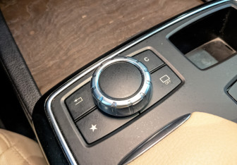 Подержанный автомобиль Mercedes-Benz GLE 2016 года (27 фото)