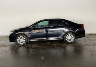 Подержанный автомобиль Toyota Camry Sedan 2014 года (7 фото)