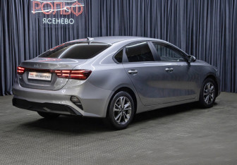 Подержанный автомобиль Kia K3 Sedan 2021 года (5 фото)