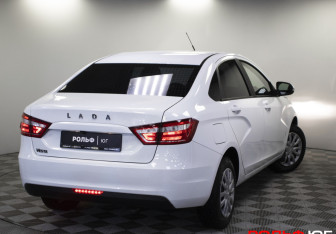 Подержанный автомобиль LADA (ВАЗ) Vesta Sedan 2022 года (24 фото)