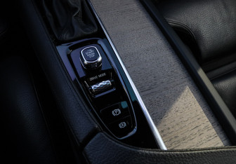 Подержанный автомобиль Volvo S90 2021 года (21 фото)