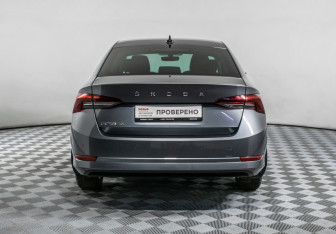 Подержанный автомобиль Skoda Octavia Liftback 2021 года (6 фото)
