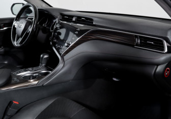Подержанный автомобиль Toyota Camry Sedan 2019 года (9 фото)