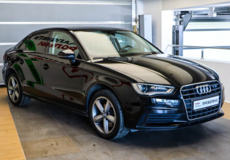 Подержанный автомобиль Audi A3 Sedan 2015 года (3 фото)