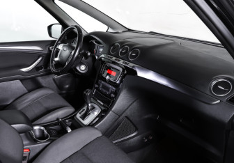 Подержанный автомобиль Ford S-MAX 2012 года (11 фото)