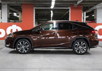 Подержанный автомобиль Lexus RX 2021 года (8 фото)