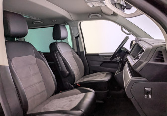Подержанный автомобиль Volkswagen Multivan 2020 года (23 фото)