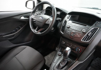 Подержанный автомобиль Ford Focus Sedan 2019 года (10 фото)