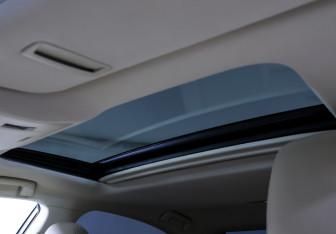 Подержанный автомобиль Lexus ES 2016 года (17 фото)