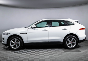 Подержанный автомобиль Jaguar F-Pace 2019 года (8 фото)