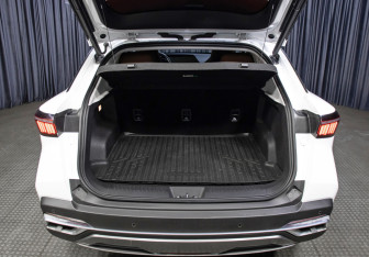 Подержанный автомобиль Omoda C5 2023 года (10 фото)