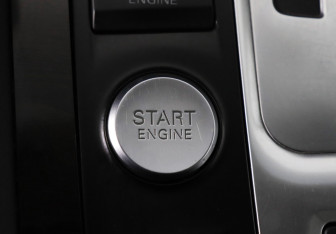 Подержанный автомобиль Audi Q7 2014 года (14 фото)