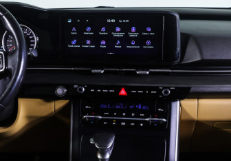 Подержанный автомобиль Kia Carnival 2021 года (14 фото)