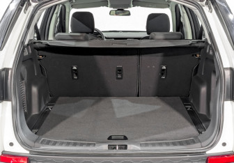 Подержанный автомобиль Land Rover Discovery Sport 2018 года (10 фото)