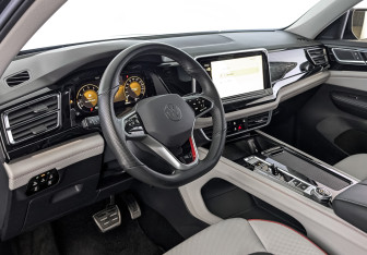 Подержанный автомобиль Volkswagen Teramont 2023 года (15 фото)