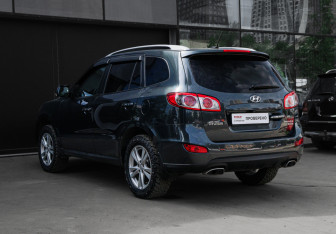 Подержанный автомобиль Hyundai Santa Fe 2011 года (6 фото)