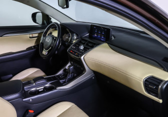 Подержанный автомобиль Lexus NX 2019 года (11 фото)