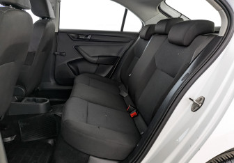 Подержанный автомобиль Skoda Rapid Liftback 2019 года (18 фото)