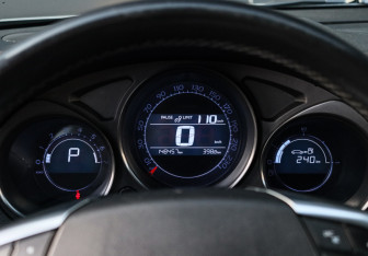 Подержанный автомобиль Citroen C4 Hatchback 2011 года (21 фото)