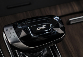 Подержанный автомобиль Geely Monjaro 2025 года (21 фото)