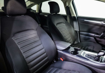 Подержанный автомобиль Ford Mondeo Sedan 2017 года (11 фото)