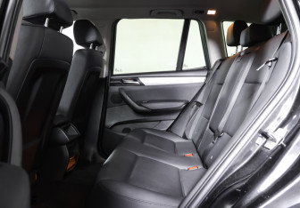 Подержанный автомобиль BMW X3 2013 года (12 фото)