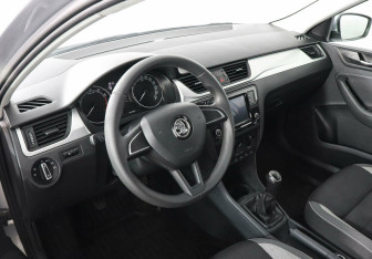 Подержанный автомобиль Skoda Rapid Liftback 2018 года (6 фото)
