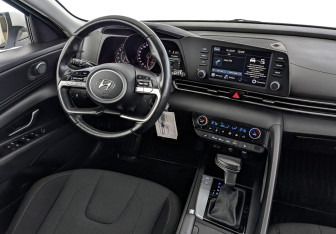 Подержанный автомобиль Hyundai Elantra Sedan 2021 года (29 фото)