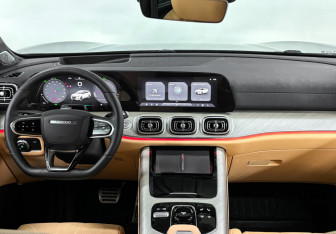 Подержанный автомобиль Jaecoo J8 2024 года (14 фото)