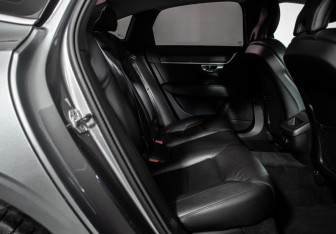 Подержанный автомобиль Volvo S90 2019 года (10 фото)