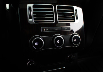 Подержанный автомобиль Land Rover Range Rover 2014 года (14 фото)