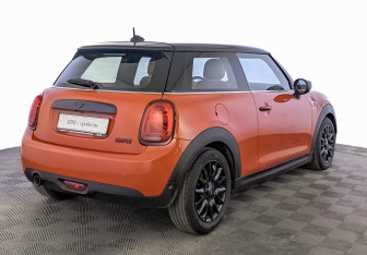 Подержанный автомобиль MINI Hatch 2021 года (5 фото)