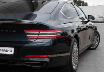 Подержанный автомобиль Genesis G80 2022 года (26 фото)