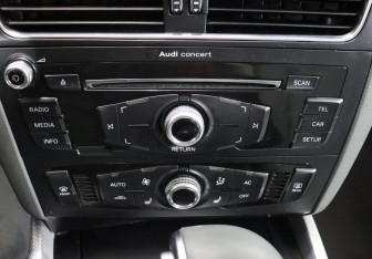 Подержанный автомобиль Audi Q5 2013 года (18 фото)