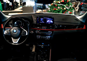 Подержанный автомобиль BMW X1 2018 года (18 фото)