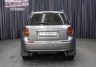 Подержанный автомобиль Suzuki SX4 Hatchback 2008 года (6 фото)
