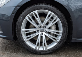 Подержанный автомобиль Audi A7 2018 года (18 фото)