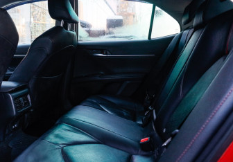 Подержанный автомобиль Toyota Camry Sedan 2021 года (14 фото)