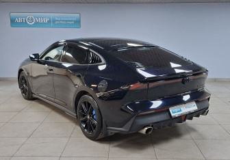 Подержанный автомобиль Changan UNI-V 2023 года (7 фото)
