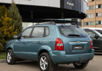 Подержанный автомобиль Hyundai Tucson 2006 года (6 фото)