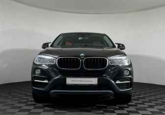 Подержанный автомобиль BMW X6 2017 года (3 фото)