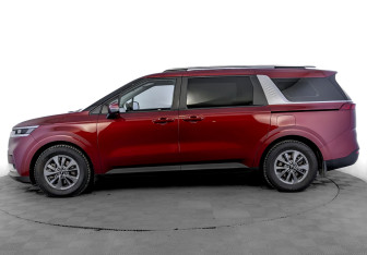 Подержанный автомобиль Kia Carnival 2022 года (8 фото)