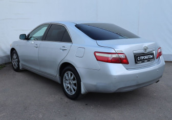 Подержанный автомобиль Toyota Camry Sedan 2008 года (6 фото)
